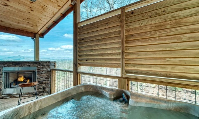 Unaka Cabin | My Mystic Mountain - New Cabin! Hot Tub, 3 fireplaces, Wifi, mins to Hiwassee