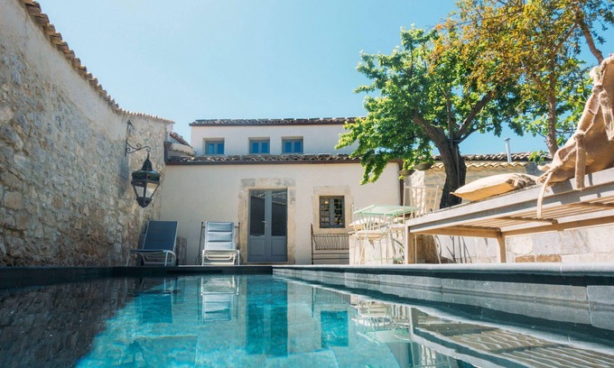 Palazzolo Acreide Historic Centre Villa | My Rental Holmes - Villa Acreide in center of town with private pool