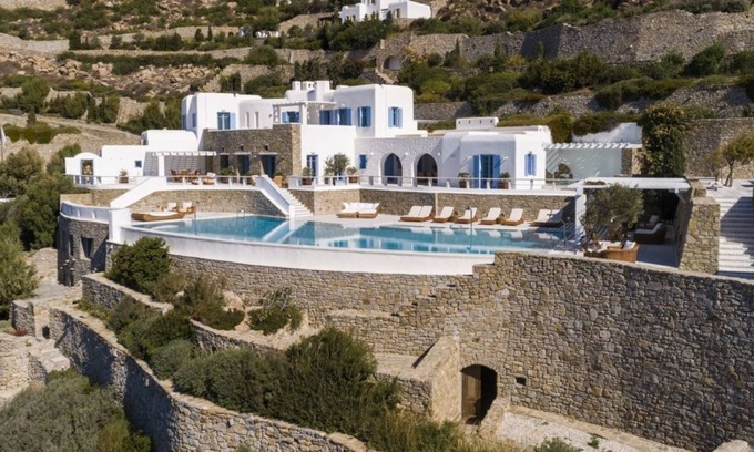 Paraga Villa | My Rental Homes - Villa Purple with infinity pool, jacuzzi and sea view
