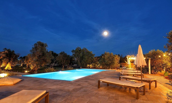 Diso Villa | My Rental Homes - Villa Perla del Sud private pool air conditioning