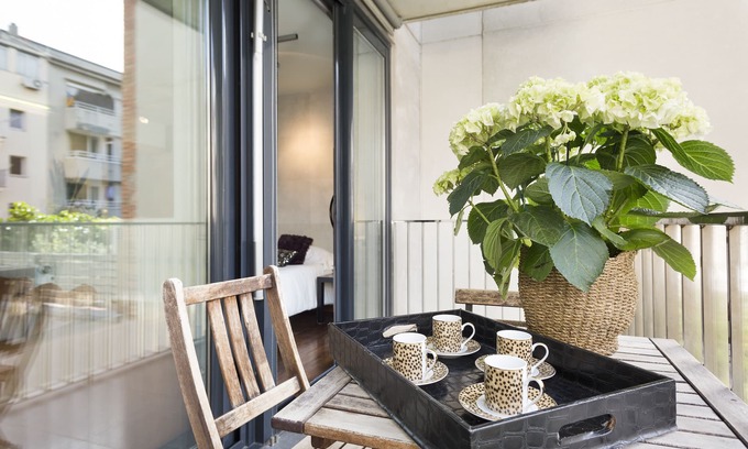 Sant Gervasi Apartment | My Space Barcelona 16 Apart. to bring 94 people to the center of Barcelona