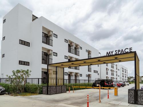 Lak Song Apartment | My space69