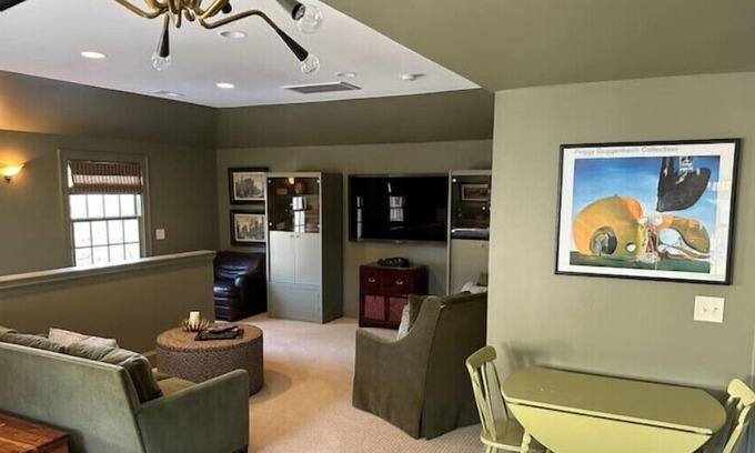 Myers Park Apartment | Myers Park Gem - Garage Apt
