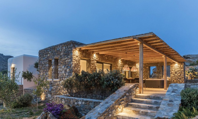 Ano Mera Cottage | Mykonos Cottage 3 Bedroom Villa with Jacuzzi