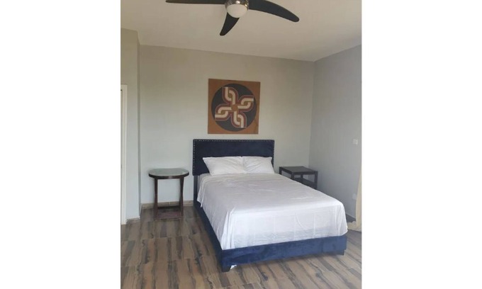 Freetown Apartment | Myneya Views - 3 bed 2 bathroom serviced apartment