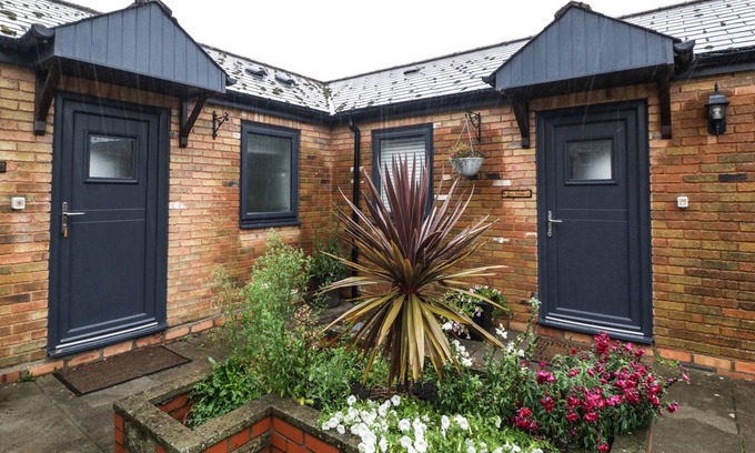 Nantgarw Cottage | Myrtle Cottage