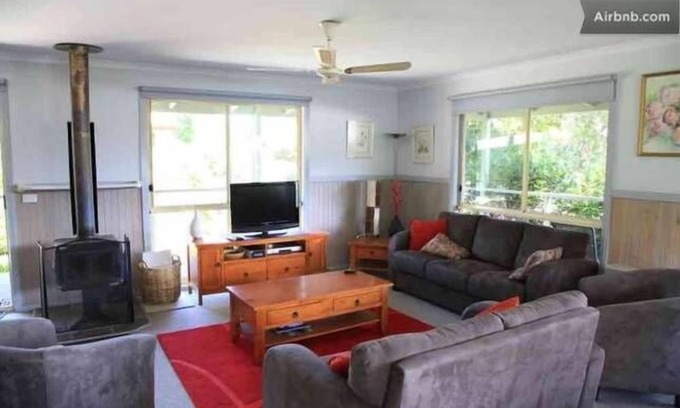 Tawonga South House | Myrtle Manor, Tawonga South
