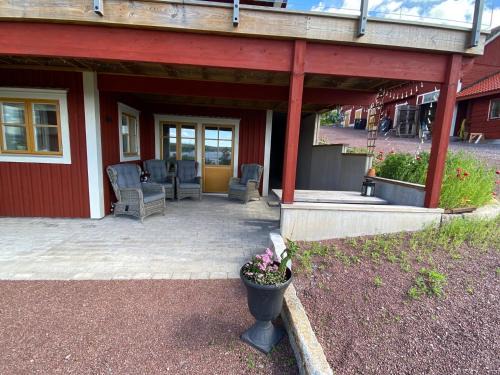 Rattvik Apartment | Nära centrum med sjöutsikt -Korsgården