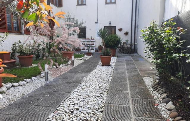 Lucca House | N. & A. Sweet Home