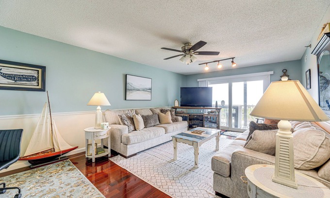 Sneads Ferry Condo | N Topsail Beach Oceanfront Condo w/Pool!