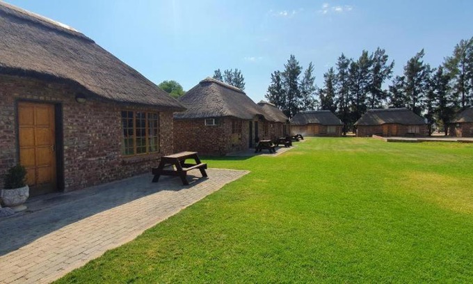 Hartswater Bed & Breakfast | N18 Chalets