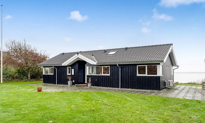 Ronbjerg House | "Næwe" - 10m to the fjord by Interhome
