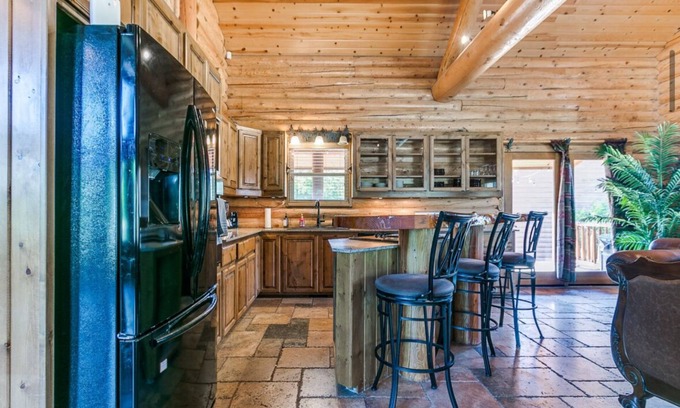 Wheatland Cabin | Naffcation Lodge OKC Cabin And Guest House Retreat On 5 Acres