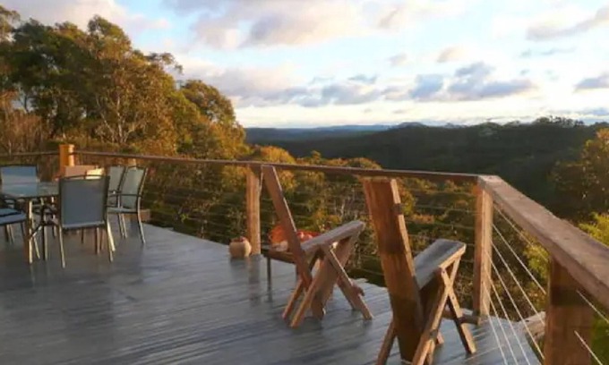 Leura House | Nagual Retreat in Leura with views