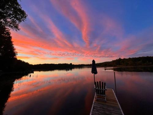 Hastings Highlands Villa | Nala's Lake House Retreat