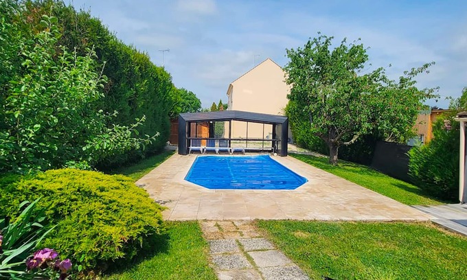 Jagny House | Nalan Johannisien, Spa/Indoor pool/Near Paris