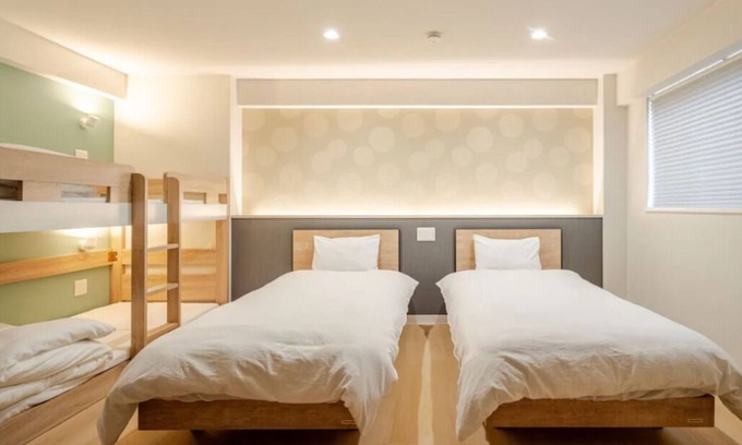 Namba Apartment | Namba 1 station & private house near station! River view in front of Dotonbori River [2 toilets/2 showers/2 washbasins]