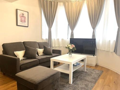 Naniwa Apartment | Namba Osaka セビアン