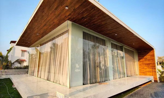 Chikkaballapur House | Nandi Hills view - glass house