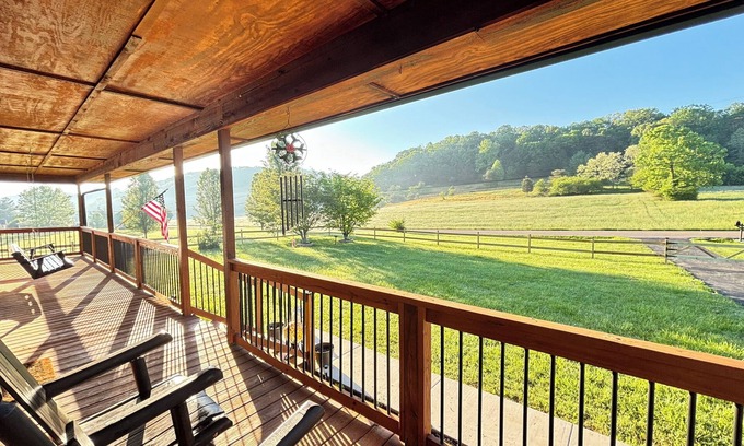 Rogersville House | Nanny's Homestead - A Peaceful, Pet Friendly, Countryside Retreat!