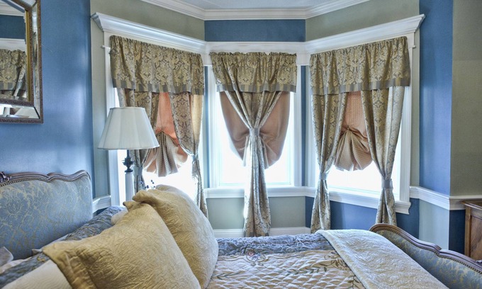 Springfield Bed & Breakfast | Naomi's Inn Bed & Breakfast