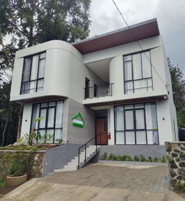 Hargomulyo Villa | Naomi Villa Tawangmangu
