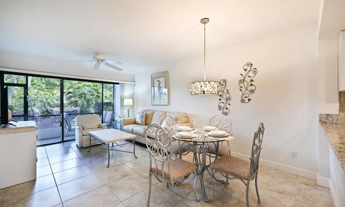 Park Shore Condo | Naples Vacation Rental Condo in Park Shore Resort