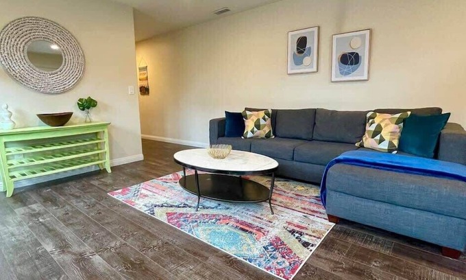 National City House | National City Gem! 3 BD/2.5 BTH