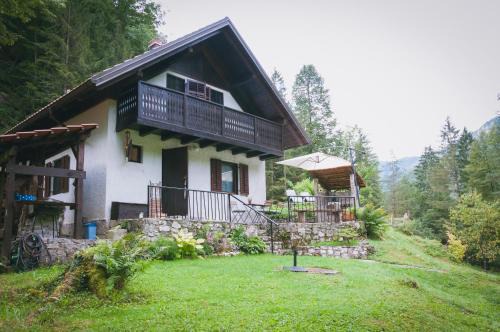 Gorenja Trebusa House | NATURALINA HOLIDAY HOUSE