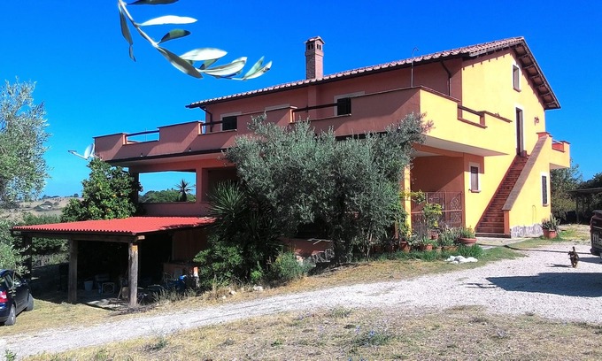 Montopoli di Sabina House | Nature and music in the Sabine countryside