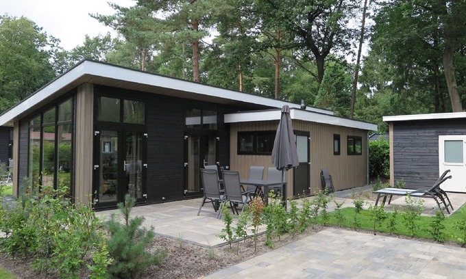Bosgebied Hoenderloo House | Nature-Connected Modern Stay