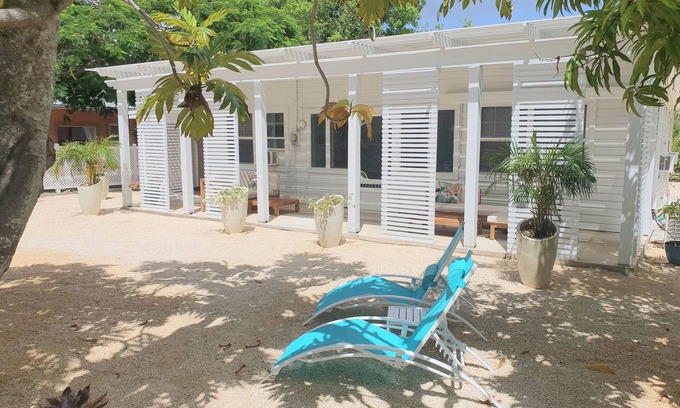 Cotton Tree Bay House | Nature Escape Getaway w/in-room dining service & amenities/3bdrm 1bth/sleeps 5