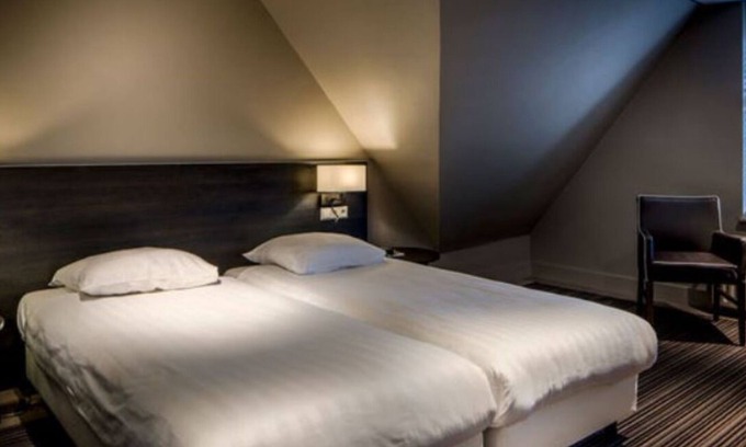 Oisterwijk Hotel | Nature Getaway with Bikes, Terrace, Breakfast & Easy Access to Wooded Paths