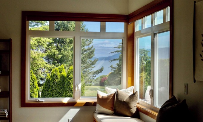 Bow House | Nature Lover’s Paradise with Samish Bay Views & Private Gardens. Sept openings!