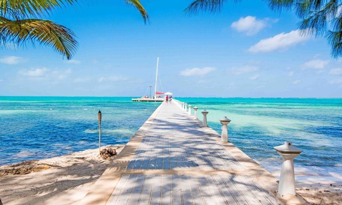 Breakers Apartment | Nature's Hideaway - Close to Diving and Attractions!