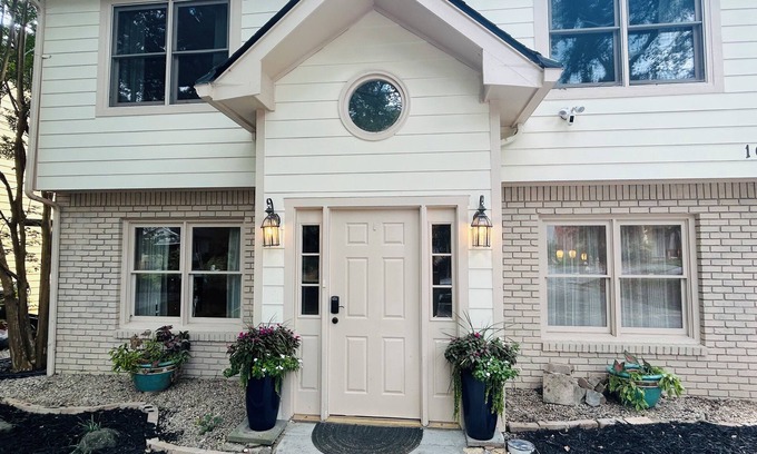 Buckhead House | Nature’s paradise in Metro Atlanta: 3-bedroom house in Brookhaven/Buckhead