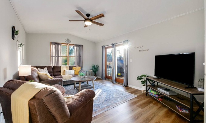 Canal Fulton House | Natures Retreat! Renovated with Quiet Pond Views!