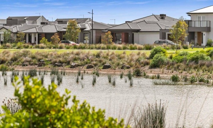Armstrong Creek House | Natures Way I Geelong n Surf Coast Family Home