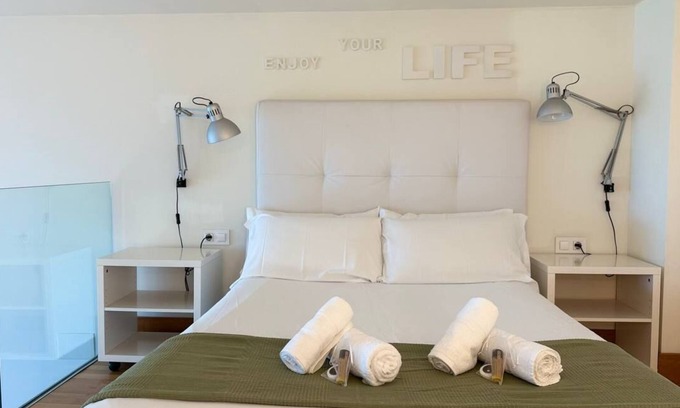 Pobles del Nord Apartment | Nava Stay - Bright loft with private parking 5 min from the university