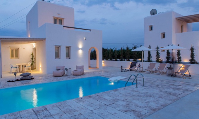 Naxos Town Villa | Naxian Lounge Estate | 4 Villas in Naxos | 5 BDR