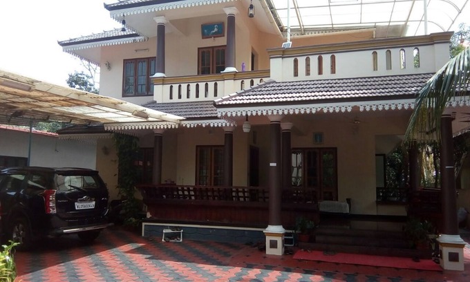 Arpookara Villa | NAYATH VACATION HOME ATHIRAMPUZHA- KOTTAYAM