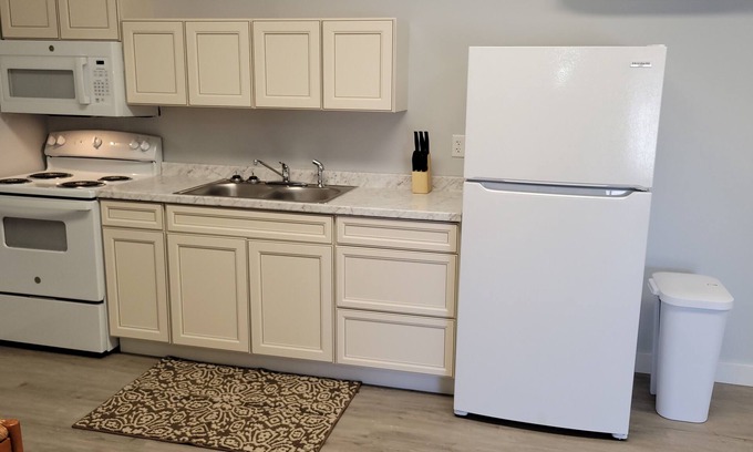 Tell City Apartment | nDowntown Tell City Ground floor 1 Bed 1 Bath Wifi 30 minutes to Holiday World