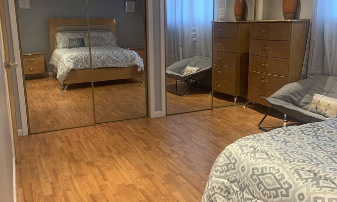 Northeast Philadelphia House | NE Philadelphia Relaxed Apt near Pennypack Park