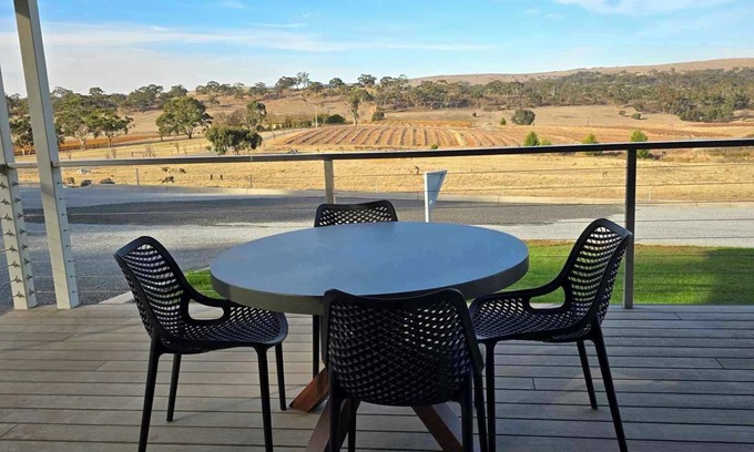 Emu Flat Villa | Neagles Retreat Villa 7 - 1 bedroom plus a sofa bed