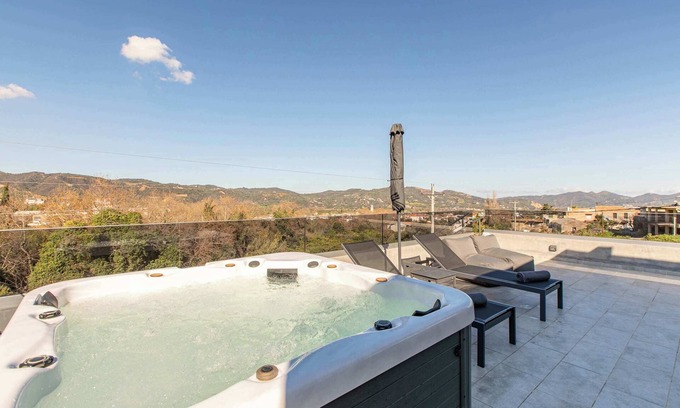 Vatolakkos Apartment | Neaira First Floor Apartment With Private Hot Tub