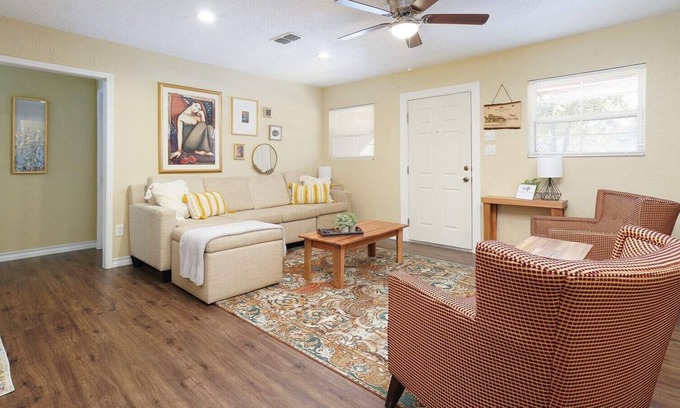 Jefferson House | Near Alamo & San Pedro Springs-Woodland Wanderlust