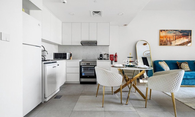 Madinat Zayed Apartment | Near Burj Al Arab | Bills Included | Big Layout