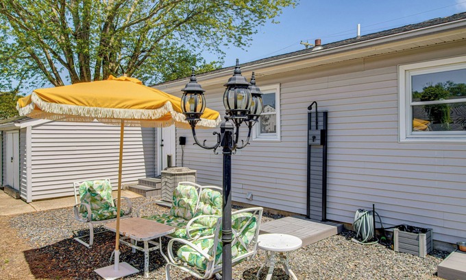 Somers Point House | Near Dog Beach: Somers Point Escape w/Large Yard!