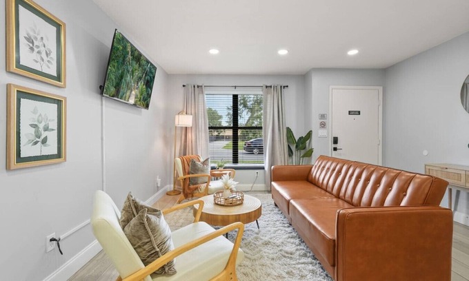 Lawsona - Fern Creek House | Near Dwtn + Sleeps 6 + Patio