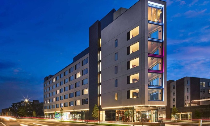 Cole Hotel | Near Empower Field at Mile High + Kitchen & Bar